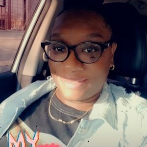 Meet your Posher, Leeann